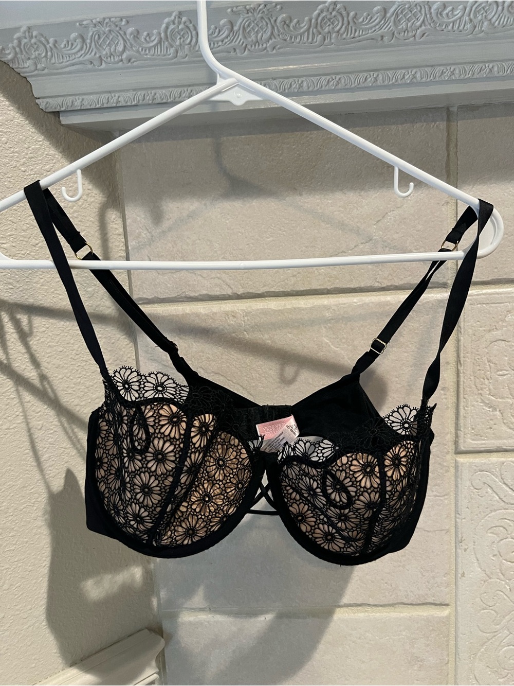 NWOT Women’s Victorias Secret Very Sexy black tan lace bra 38D